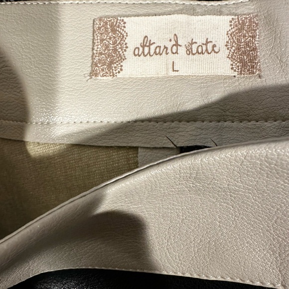 Cute little pleather skirt - Picture 7 of 7